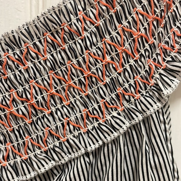 Top - Picture 4 of 4